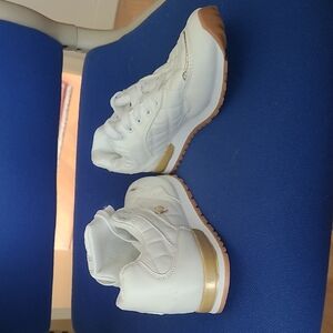 Elegant White and Gold Women's Athletic Shoes